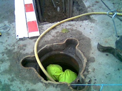 Inside a foul sewer 2.jpg